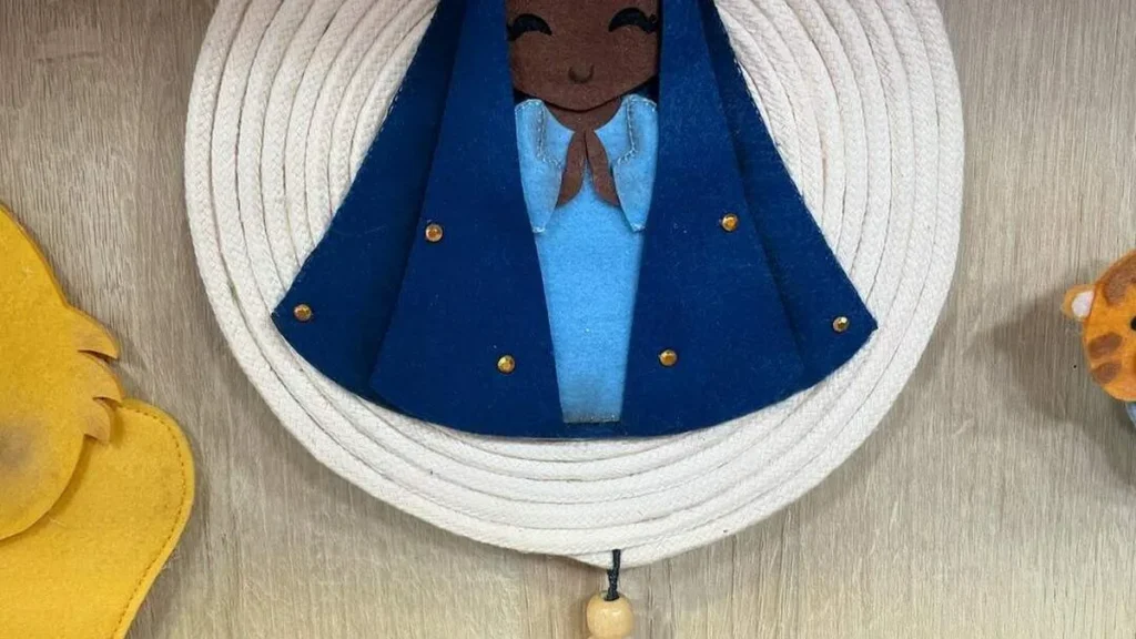 Imagem pingente nsaaparecida fvm do artigo Pingente Nossa Senhora Aparecida em Feltro – Faça Você Mesmo