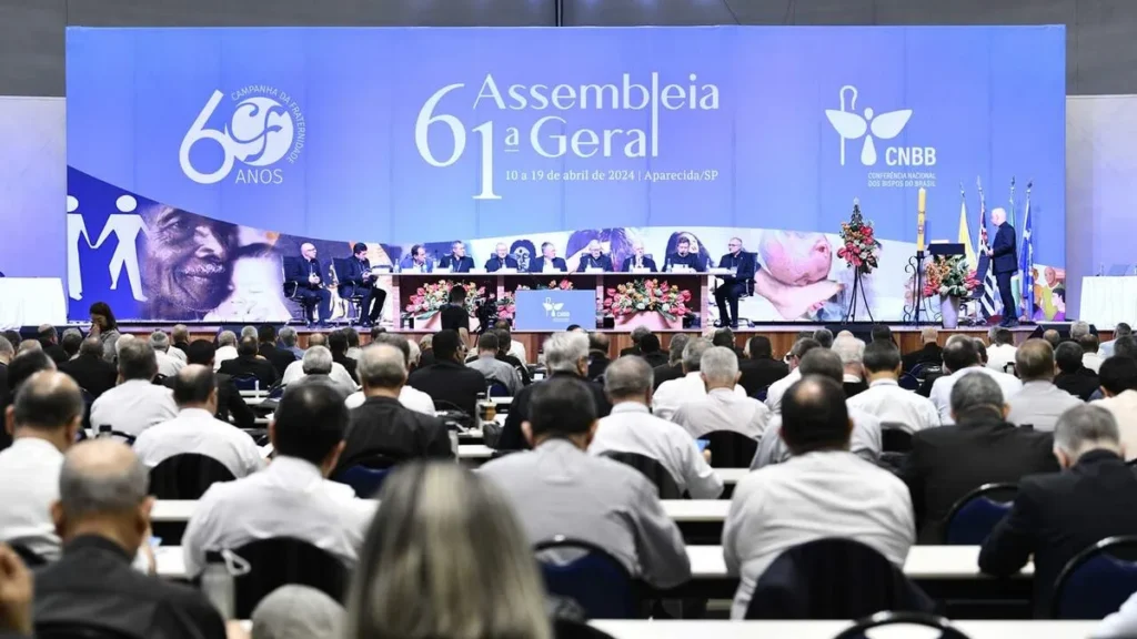 Imagem Assembleia Geral 2024 Sessao de abertura do artigo Peregrinos e pastores: os bastidores da 61ª Assembleia dos Bispos