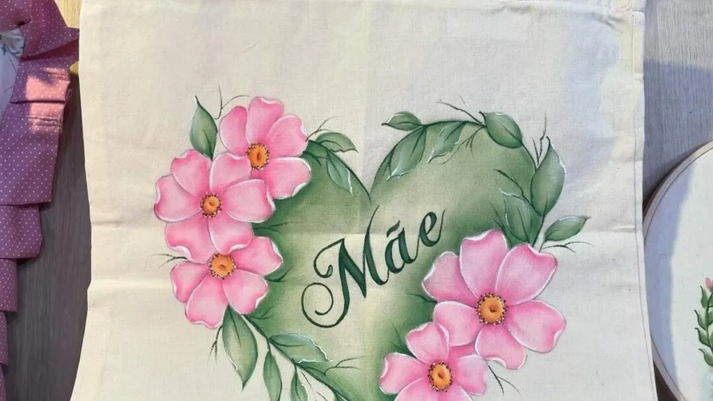 Imagem ecobag mae fvm do artigo Ecobag “Mãe” decorada com pintura de rosa silvestre – Faça Você Mesmo