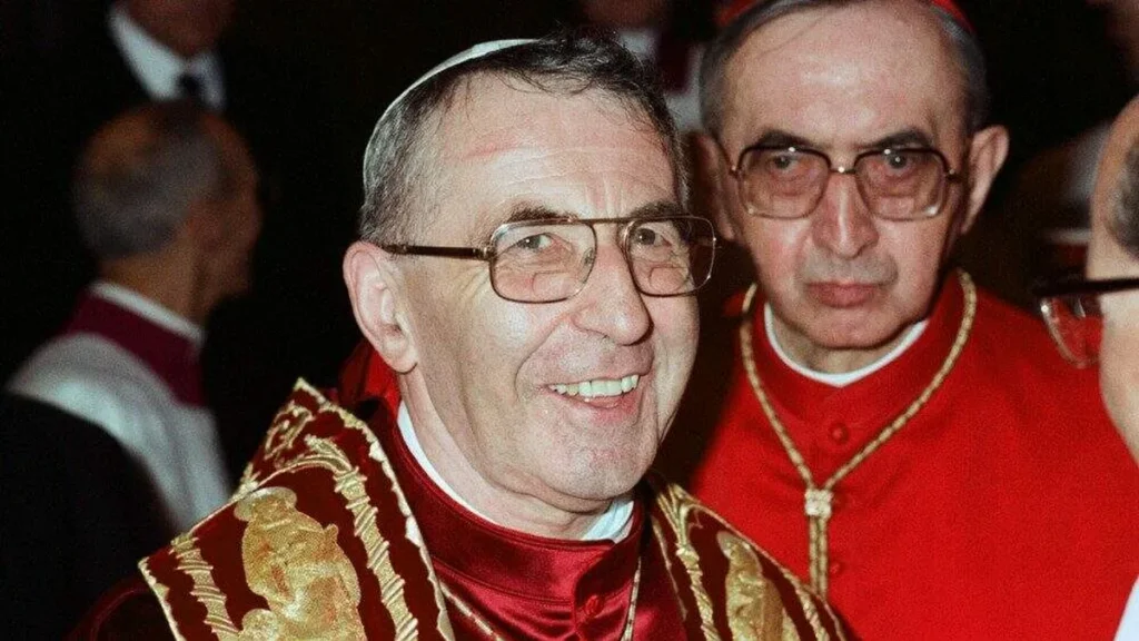 Imagem Papa Joao Paulo I sorrindo para a foto do artigo Livro com cartas do Papa Luciani será relançado