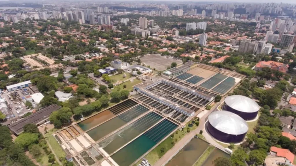 Imagem estacao de tratamento da sabesp do artigo Com quase 90% de adesão, cidades paulistas aprovam privatização da Sabesp