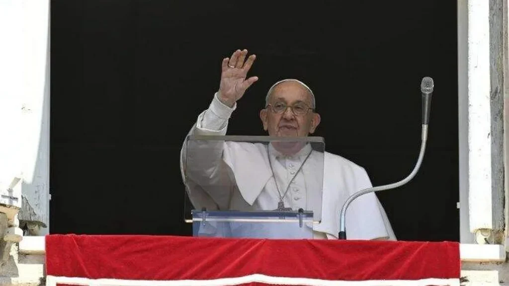 Imagem Papa rezando Regina Caeli do artigo Papa reflete sobre amizade e pede que sejamos amigos de Jesus