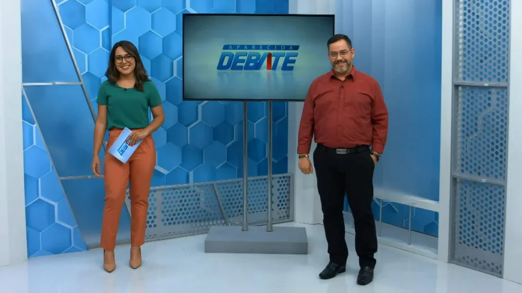 Imagem APD 7 5 Reproducao TV Aparecida 1 do artigo "Aparecida Debate" aborda o tema da progressão continuada no ensino