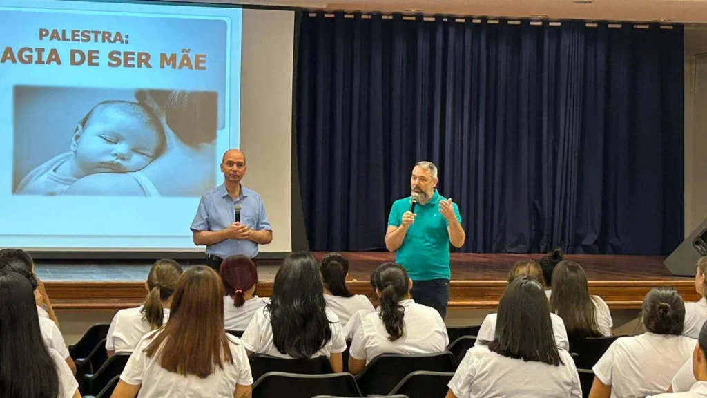 Imagem Colinho de Mae Maio24 do artigo Projeto Colinho de Mãe recebe a visita dos administradores da Casa da Mãe Aparecida