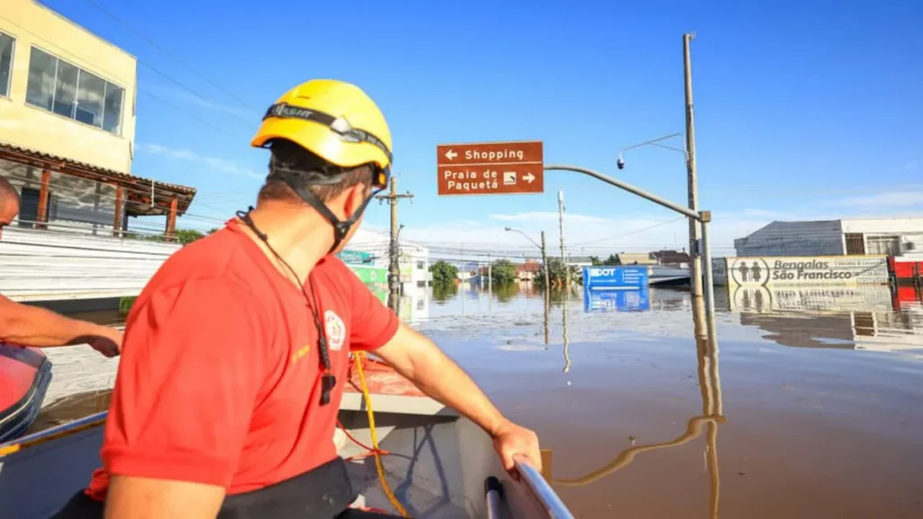 Imagem Resgate das vitimas no RS do artigo Celam publica nota de solidariedade pelas vítimas das chuvas