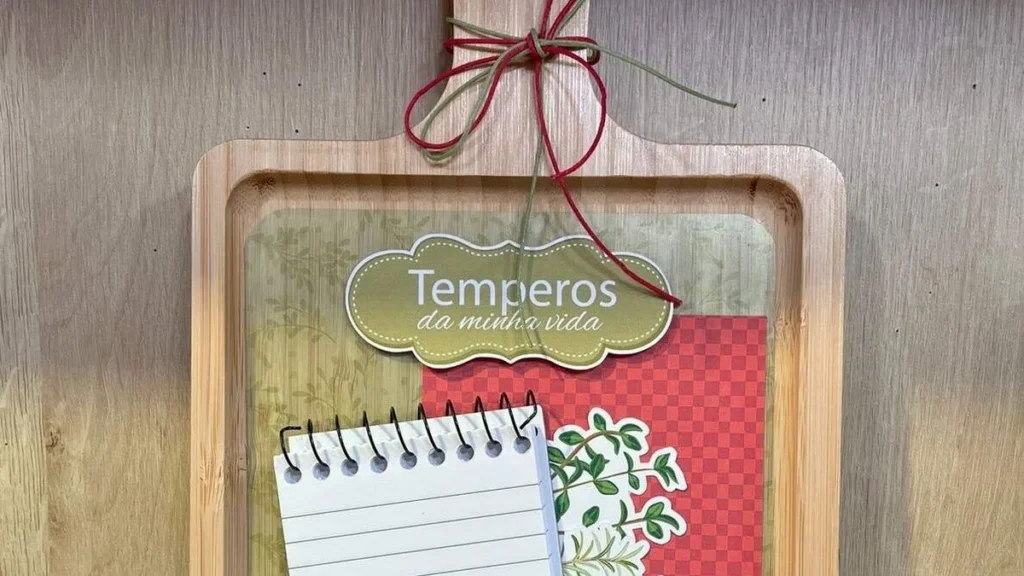 Imagem tabua dia das maes do artigo Tábua decorada para o dia das mães em scrapbook - Faça Você Mesmo