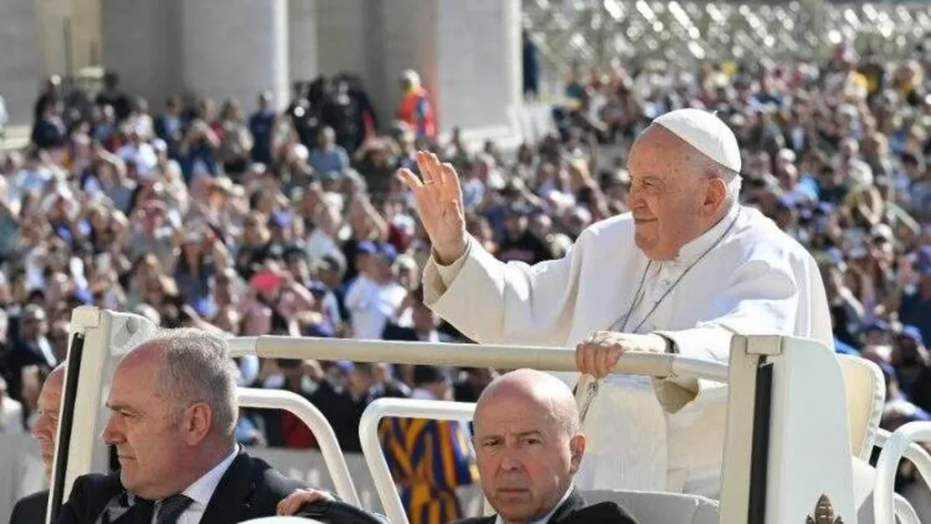 Imagem papa francisco audiencia geral 2024 do artigo Papa Francisco: “Caridade é amor que doa, não o que toma”