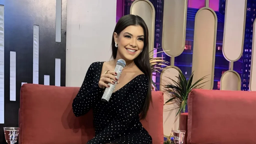 Imagem Amanda Francozo apresentadora da tv aparecida do artigo Amanda Françozo dá dicas de moda masculina em seu programa