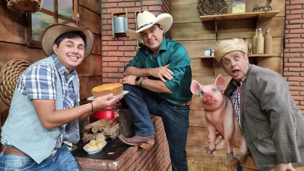 Imagem 1 Trio Terra da Padroeira by Juana Tannus do artigo “Terra da Padroeira” apresenta Felipe Marcondes, fenômeno na internet