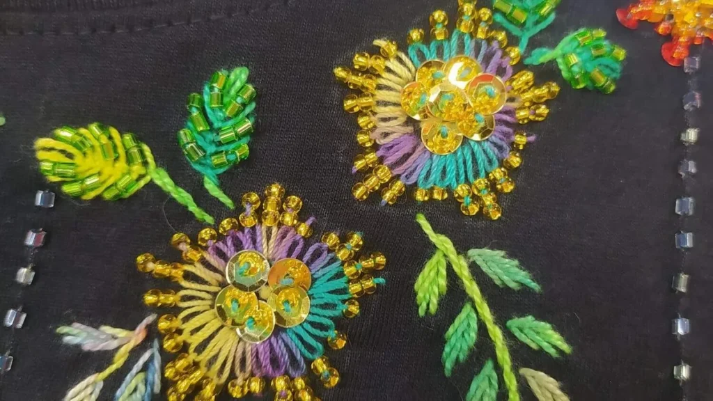 Imagem flor principal bordado com micangas minicurso faca voce mesmo do artigo Minicurso - Aula 2: Bordado da Flor principal - Faça Você Mesmo