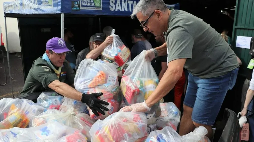 Imagem Recolher alimentos para o RS do artigo CNBB lança campanha orante e solidária ao povo gaúcho