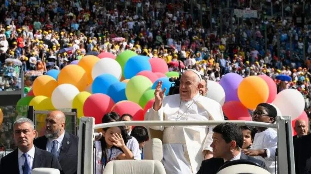 Imagem papa francisco e jornada mundial das criancas 2024 do artigo 4 momentos especiais da 1ª Jornada Mundial das Crianças com o Papa