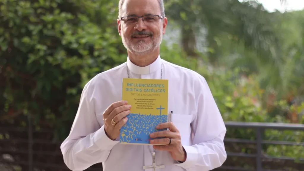 Imagem dom joaquim mol livro influencers digitais catolicos do artigo Livro apresenta olhar da Igreja sobre a evangelização pelos influencers
