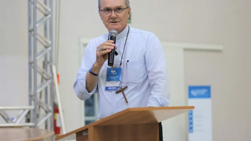 Imagem Dom Bruno Versari do artigo Dom Bruno fala sobre dignidade humana e a defesa da vida