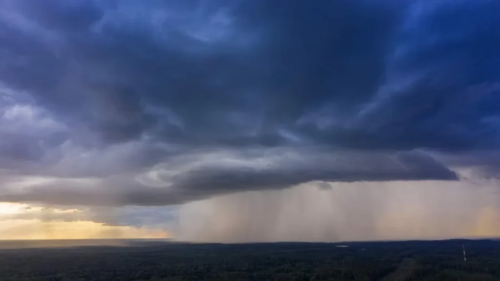 Imagem Tempestade no Vale do Paraiba do artigo Municípios da região estão na lista de riscos de desastres climáticos