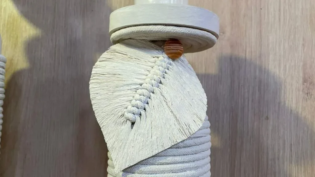 Imagem garrafa de vidro decorativa faca voce mesmo do artigo Garrafa de vidro decorativa (DIY) - Faça Você Mesmo