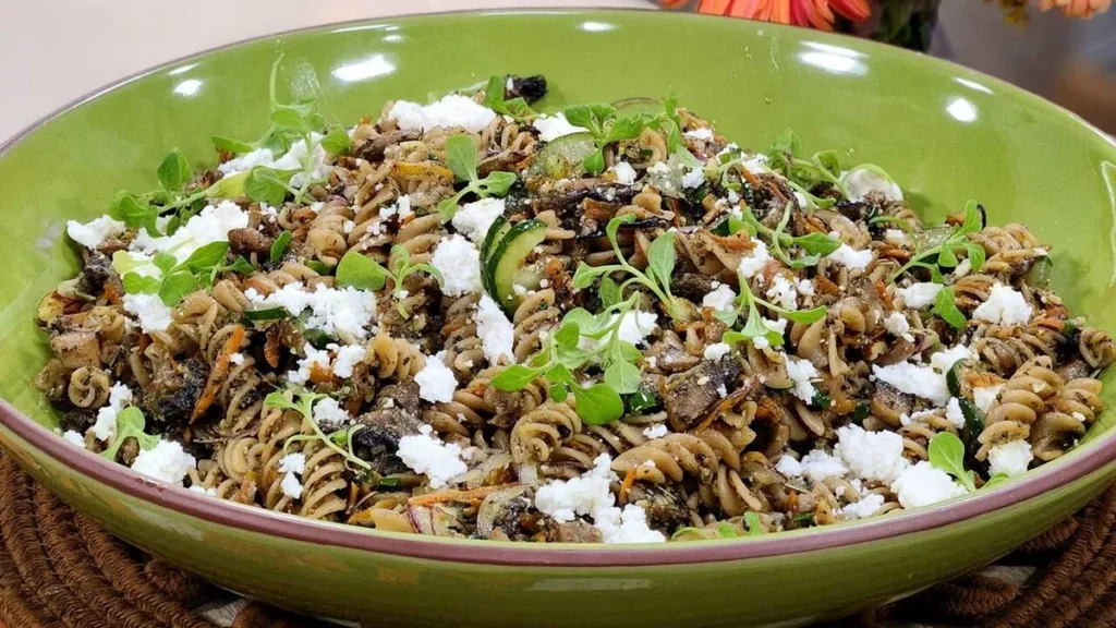 Imagem salada de macarrao integral santa receita do artigo Salada de macarrão integral - Santa Receita