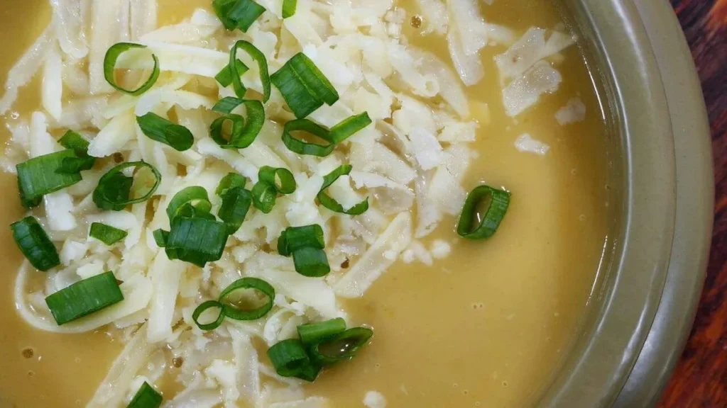 Imagem Sopa de mandioquinha com alho poro do artigo Sopa de Mandioquinha com Alho-poró – Minicurso Santa Receita