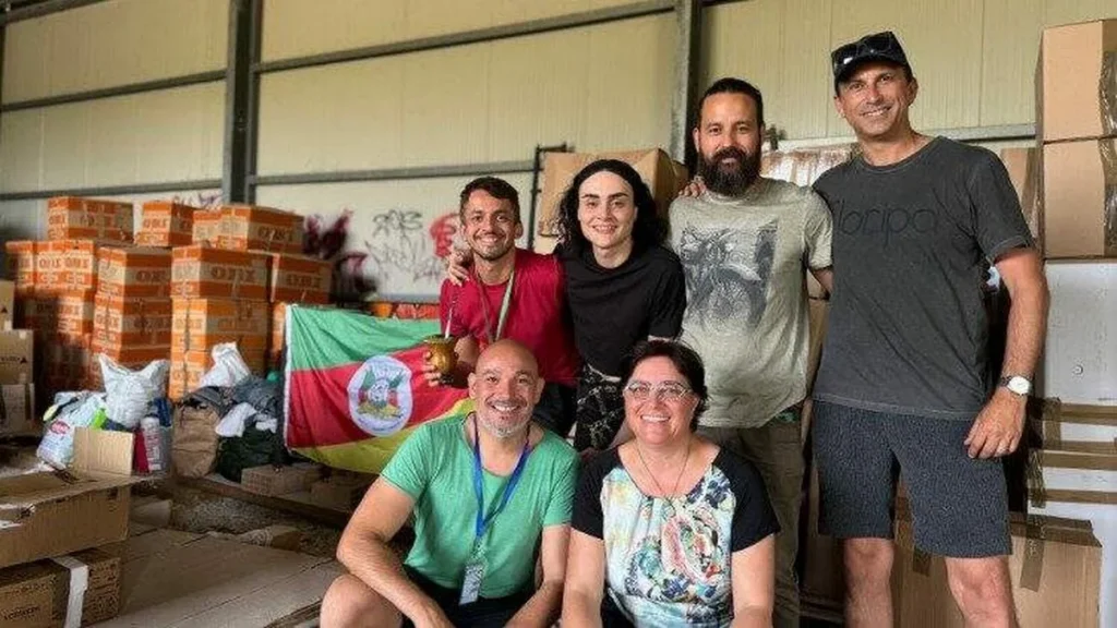 Imagem SOS Italia ajuda RS do artigo Gaúchos na Itália movimentam doação de 50 toneladas de roupas para RS