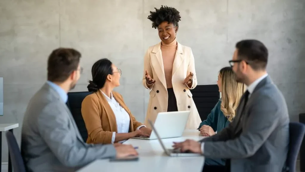 Imagem Mulher no cargo de lideranca do artigo Como ser um bom líder?
