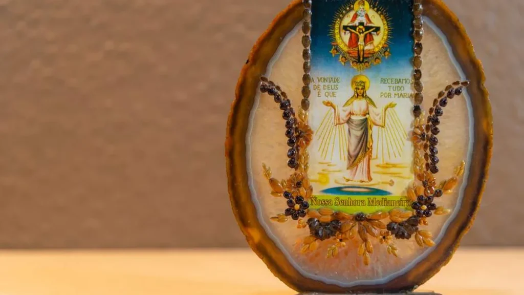 Imagem Nossa Senhora Medianeira Rainha do Povo Gaucho do artigo Virgem Maria, Medianeira de Todas as Graças, será declarada "Rainha do Povo Gaúcho"