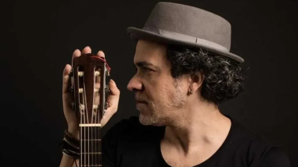 Imagem Paulinho Moska do artigo Paulinho Moska e sua coleção de sucessos no Brasil com S