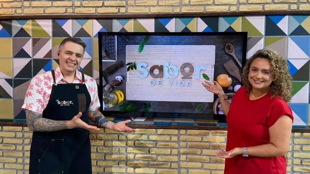 Imagem chef leonardo roncon e bianca laua apresentadores do sabor de vida do artigo Chef Leo Roncon ensina um maravilhoso Pão de Mel no “Sabor de Vida”