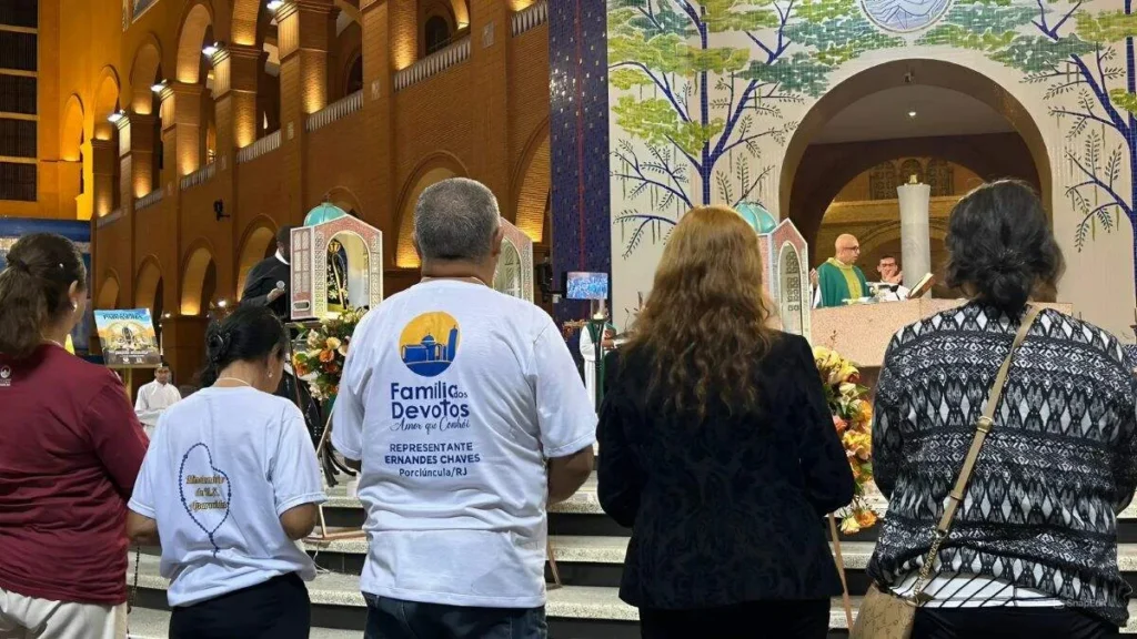Imagem Missa com Representantes da FD 1307 18h do artigo Representantes da Família dos Devotos são lembrados em Santa Missa festiva