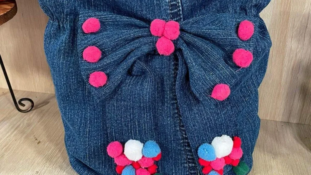 Imagem bolsa infantil com laco e pompons faca voce mesmo do artigo Bolsa Infantil com Laço e pompons - Faça Você Mesmo