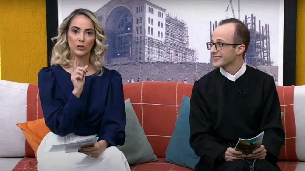 Imagem familia dos devotos 2 do artigo Acompanhe a gravação do hino de 2024 da festa da Padroeira do Brasil