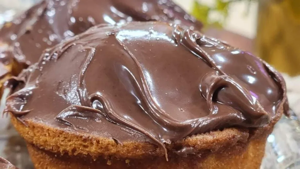 Imagem mini bolo de cenoura com creme de avela santa receita do artigo Mini bolo de Cenoura com Creme de Avelã - Santa Receita