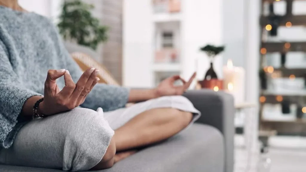 Imagem shutterstock 2463473217 do artigo Mindfulness para ajudar na sua saúde mental
