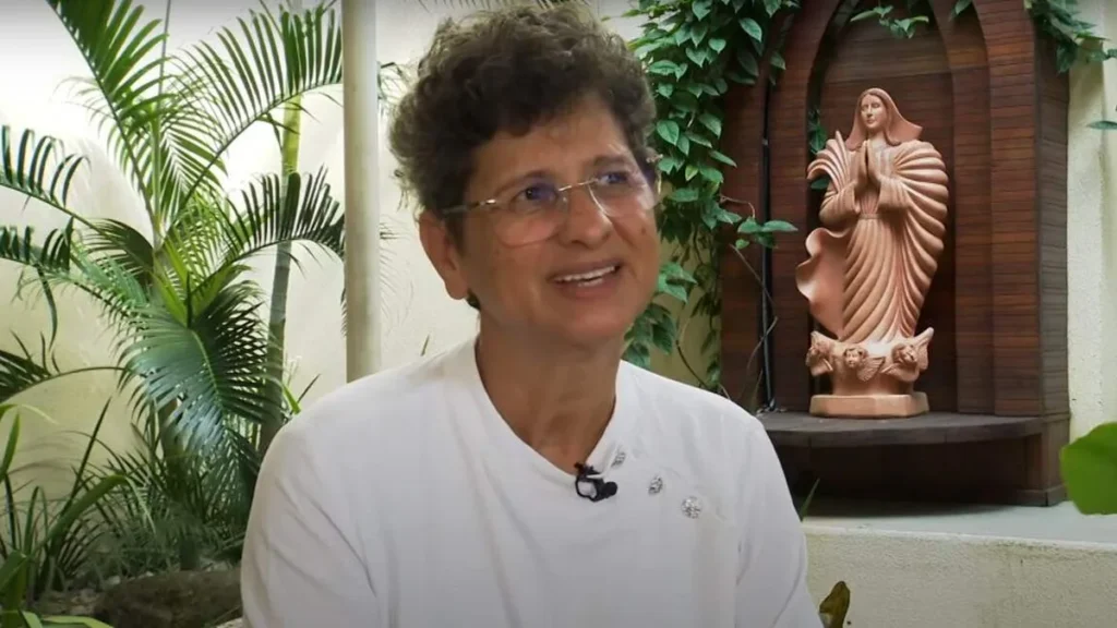 Imagem familia dos devotos 2 do artigo Conheça a história e o talento da cantora Irmã Egnalda Rocha