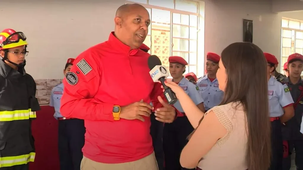 Imagem familia dos devotos 2 do artigo Conheça o projeto Bombeiros Mirins que capacita jovens a ajudarem o próximo