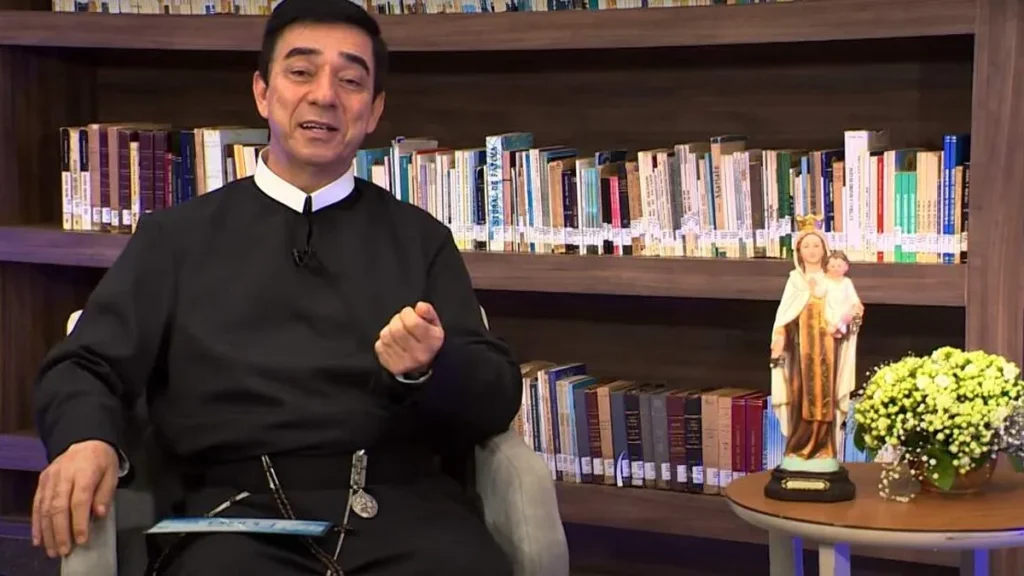 Imagem escola de maria do artigo Nossa Senhora do Carmo: o escapulário