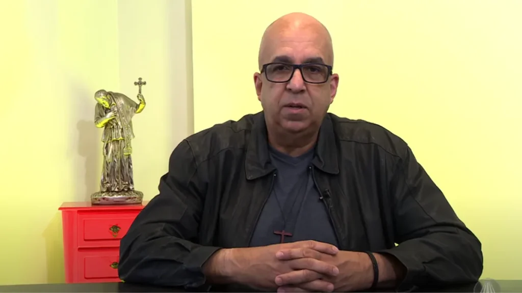 Imagem Padre Mauro Vilela do artigo Reveja: Diálogos fala sobre o projeto “Encantar com a Política” nesta semana