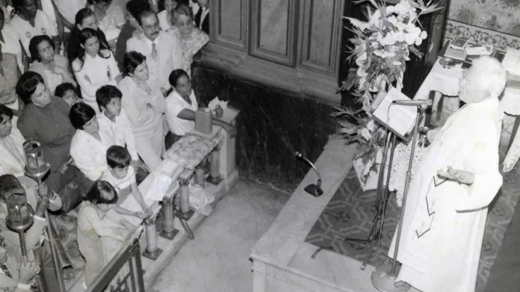 Padre Vítor Coelho de Almeida pregando na Basílica Histórica