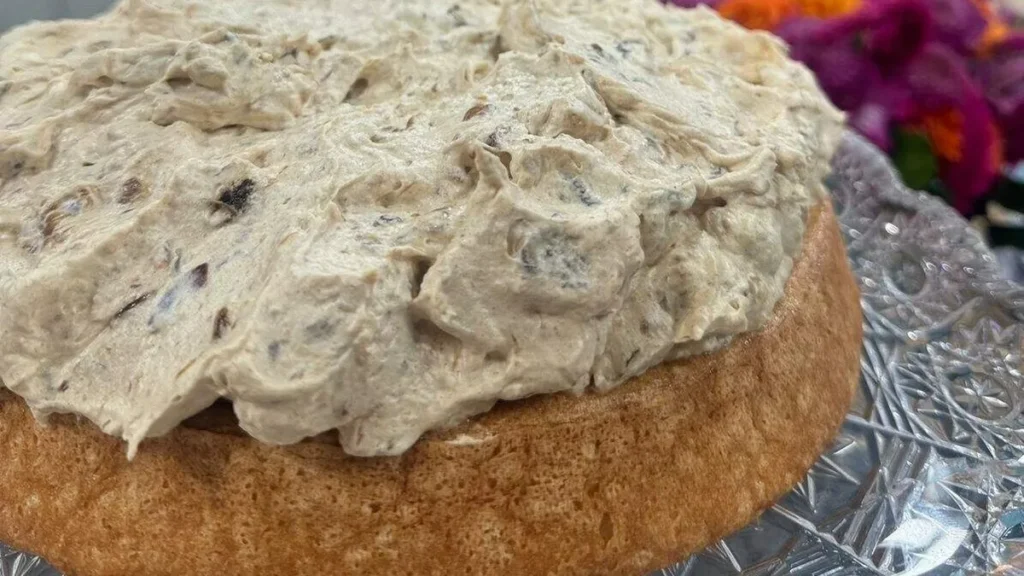 Imagem bolo de anjo com tamara santa receita do artigo Bolo de Anjo com Tâmara - Santa Receita