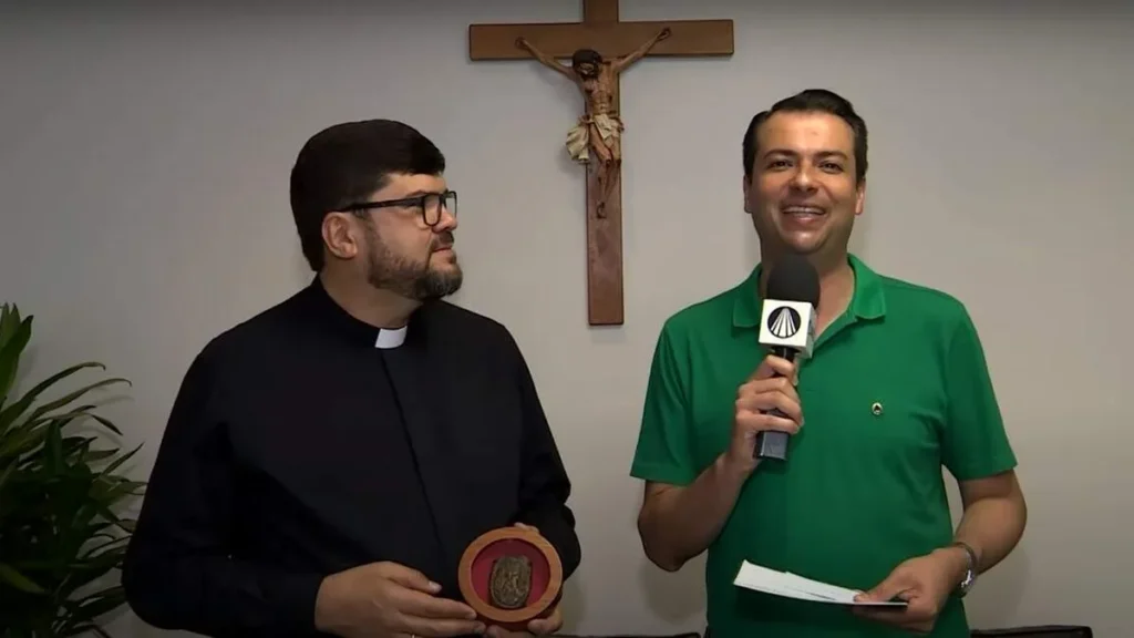 Imagem sabado no santuario 3 do artigo Conheça história da medalha do Divino Pai Eterno encontrada em Trindade/GO