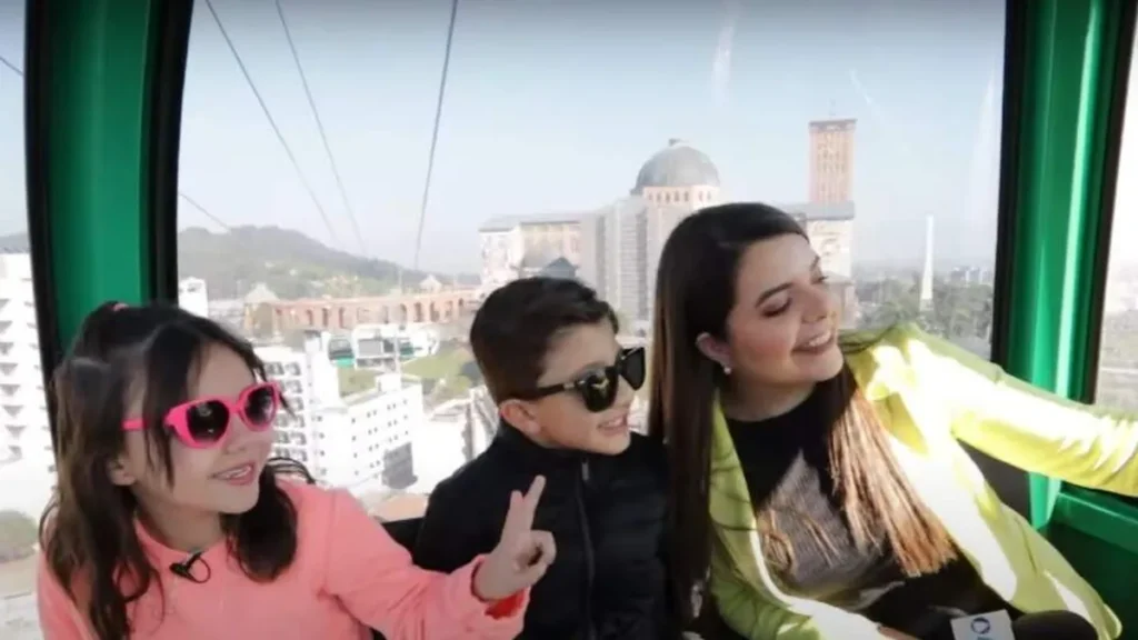 Imagem familia dos devotos 1 do artigo Micheli Ferreira leva uma turminha especial para passear pelo Santuário