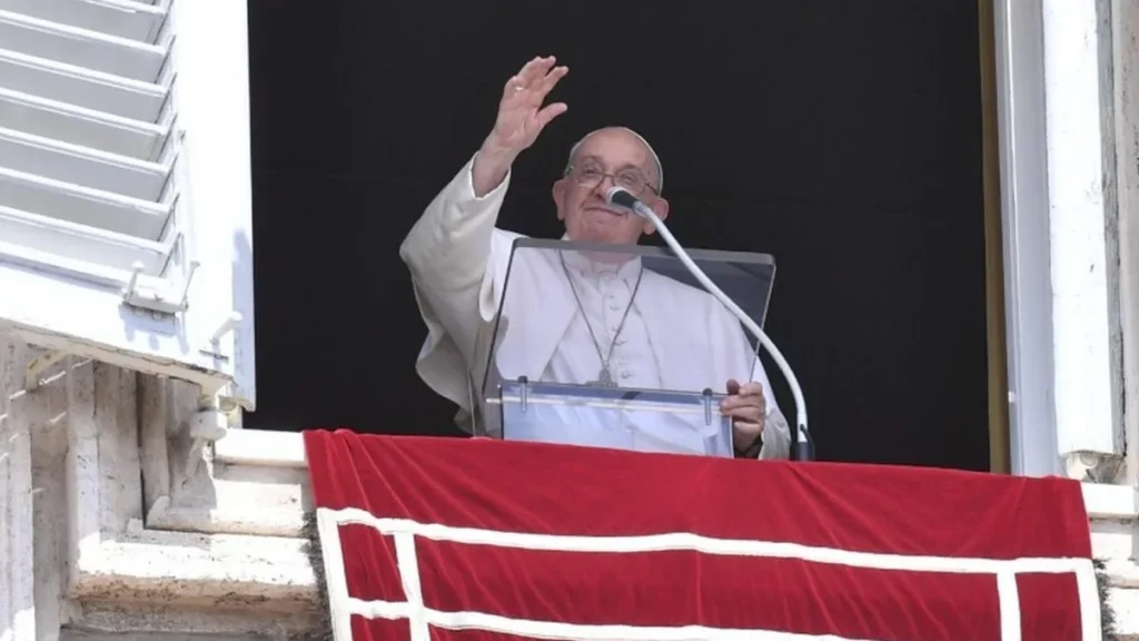 Imagem Papa Francisco do artigo Papa Francisco destaca a Eucaristia como Pão Celestial no Angelus deste Domingo