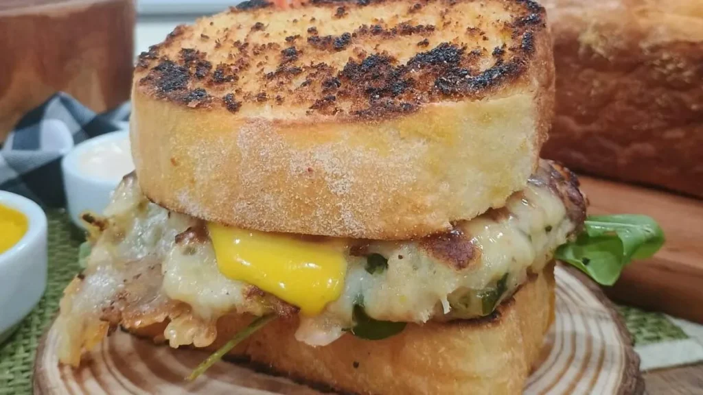 Imagem minicurso hamburgueres santa receita do artigo Pão de Milho com Hambúrguer de Peixe e Camarão - Santa Receita