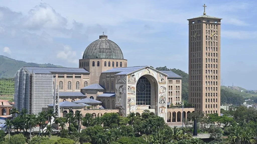 Imagem Fachada Santuario Nacional 2 semestre do artigo Pe. Fábio Evaristo fala sobre os desafios do segundo semestre na Casa da Mãe