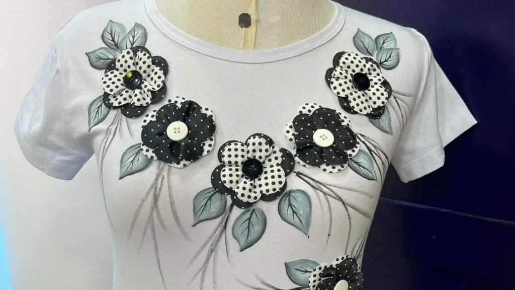Imagem pintura com apliques na camiseta faca voce mesmo do artigo Pintura com apliques na camiseta - Faça Você Mesmo