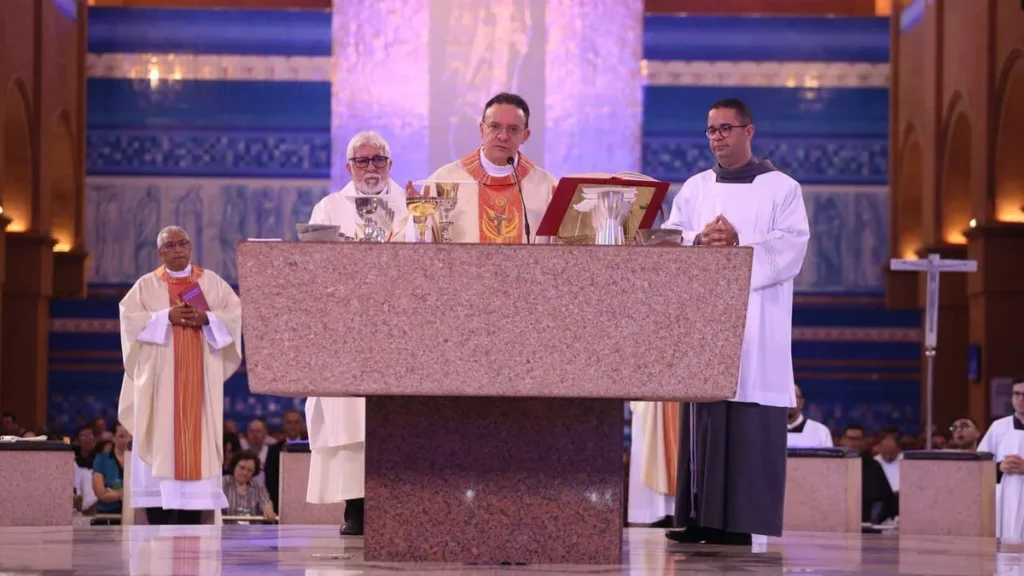 Imagem Missa Ministerio Catequistas do artigo Missa em Aparecida abre oficialmente o mês da Bíblia no Brasil