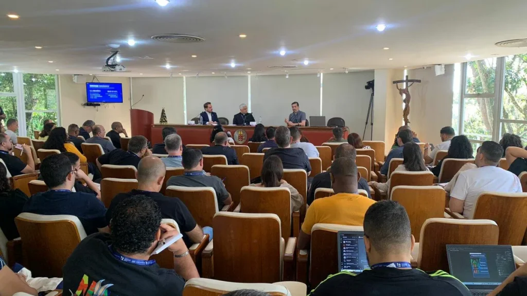 Imagem 11 plenaria do artigo Gestão de imagem institucional nas redes sociais é tema de seminário