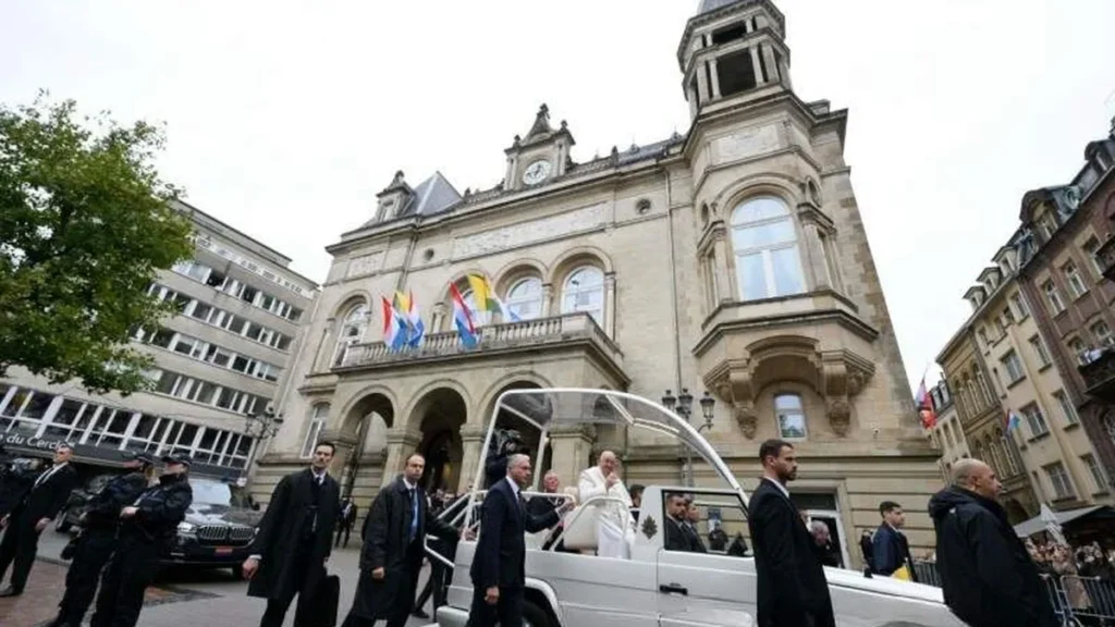 Imagem papa em luxemburgo do artigo Papa inicia viagem apostólica em Luxemburgo