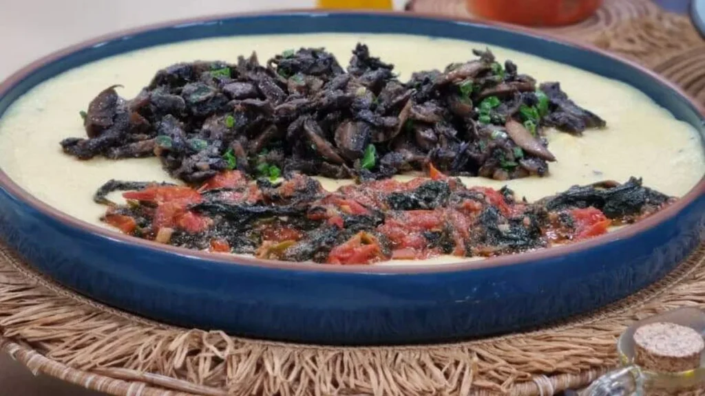 Imagem angu com cogumelos e ovo poche santa receita do artigo Angu com Cogumelos e Ovo Pochê - Santa Receita