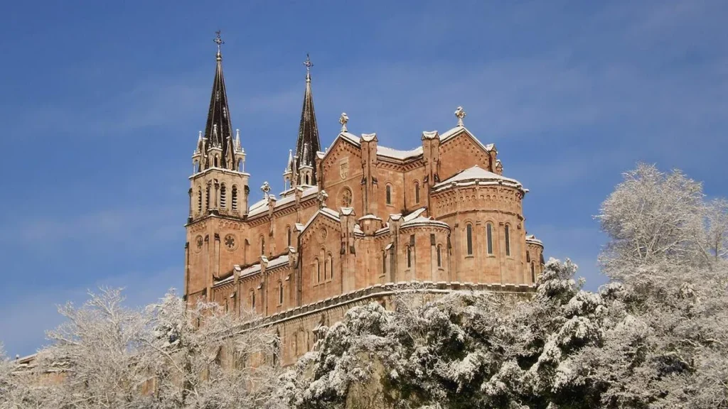 Imagem Covadonga Capela 5 do artigo Conheça o Santuário espanhol de Covadonga