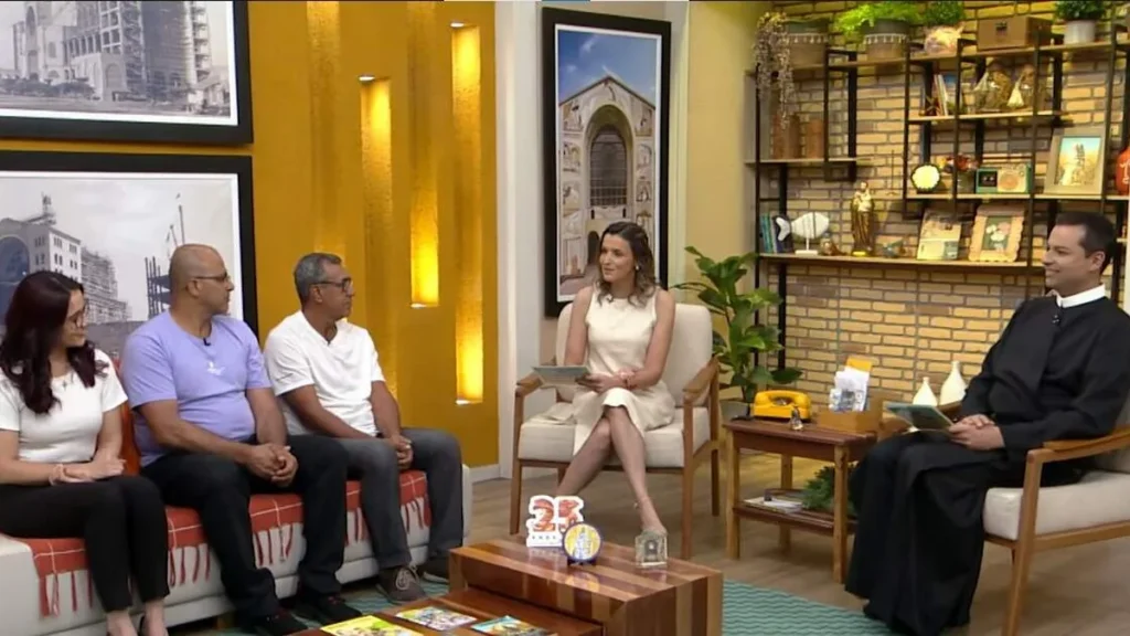 Imagem familia dos devotos 1 do artigo Pé na Missão: veja as funções do ministério da acolhida e como participar